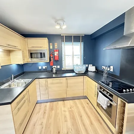 Casa Crusoe - Part Of The The Bay Filey Village With Pool, Gym And Direct Access, Pub, Restaurant, Tennis And Meadows Walks *