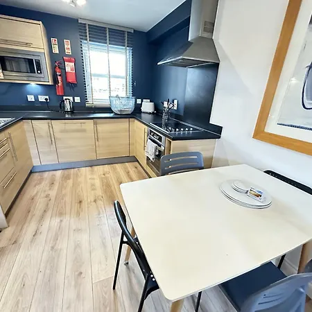 Casa Crusoe - Part Of The The Bay Filey Village With Pool, Gym And Direct Access, Pub, Restaurant, Tennis And Meadows Walks Reighton