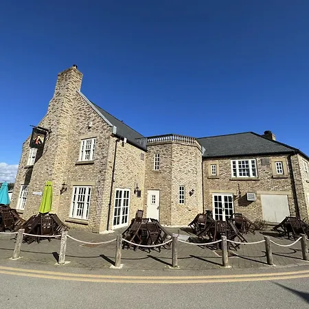 Casa Crusoe - Part Of The The Bay Filey Village With Pool, Gym And Direct Access, Pub, Restaurant, Tennis And Meadows Walks