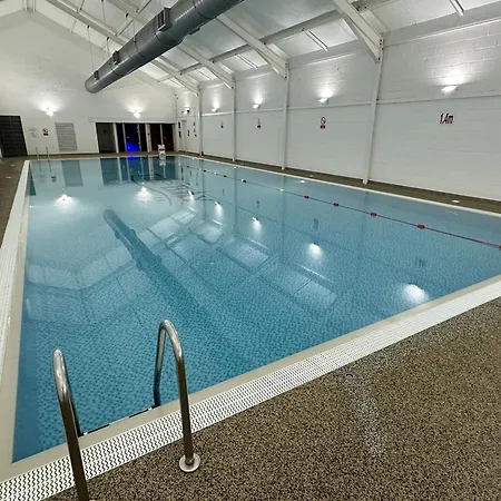 Dom wakacyjny Casa Crusoe - Part Of The The Bay Filey Village With Pool, Gym And Direct Access, Pub, Restaurant, Tennis And Meadows Walks *