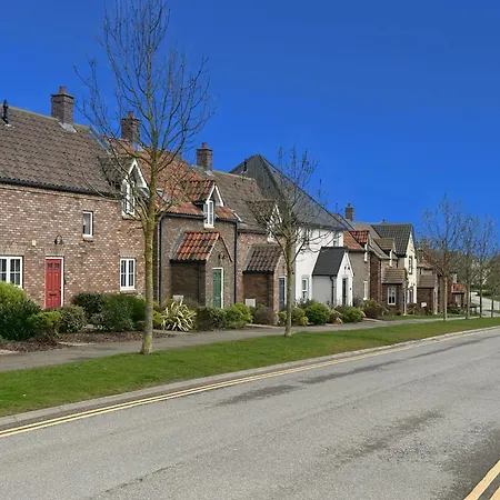 Casa Crusoe - Part Of The The Bay Filey Village With Pool, Gym And Direct Access, Pub, Restaurant, Tennis And Meadows Walks